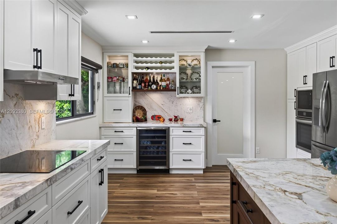 For Sale: $1,579,000 (3 beds, 3 baths, 2044 Square Feet)