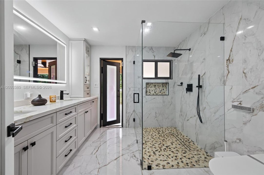For Sale: $1,579,000 (3 beds, 3 baths, 2044 Square Feet)