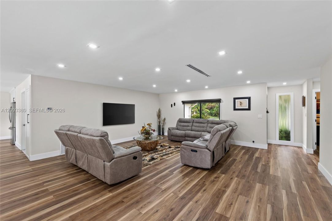 For Sale: $1,579,000 (3 beds, 3 baths, 2044 Square Feet)