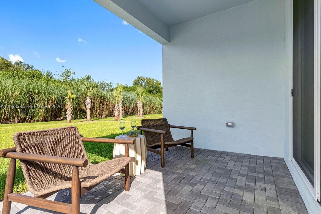For Rent: $2,851 (4 beds, 2 baths, 1809 Square Feet)