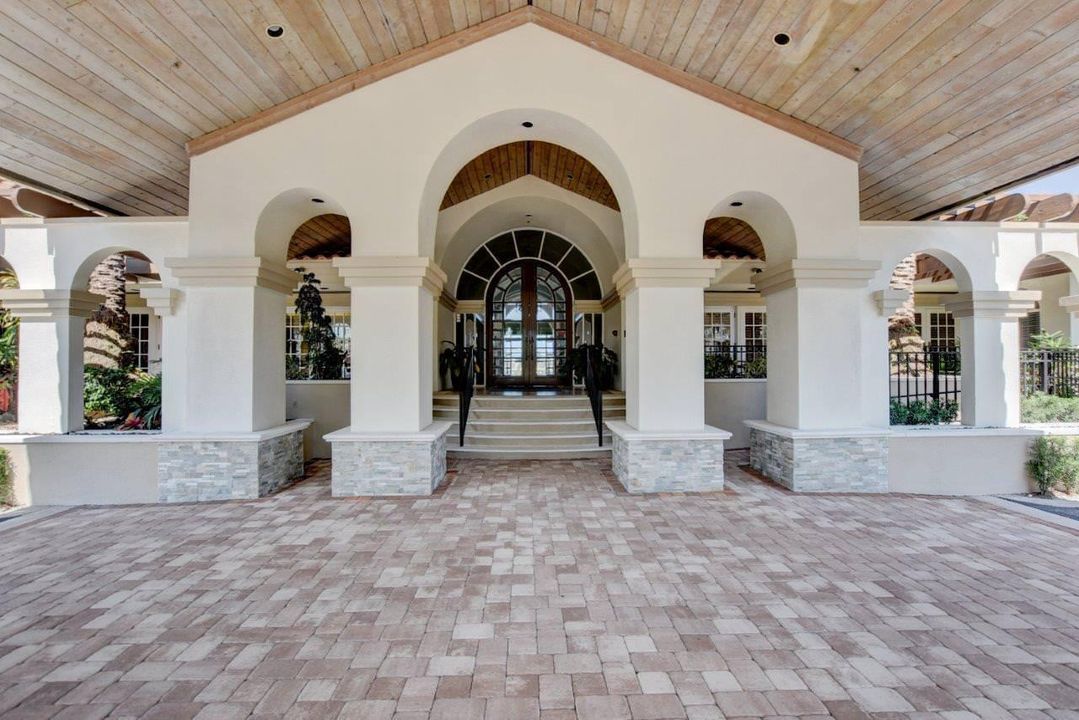 Clubhouse loggia
