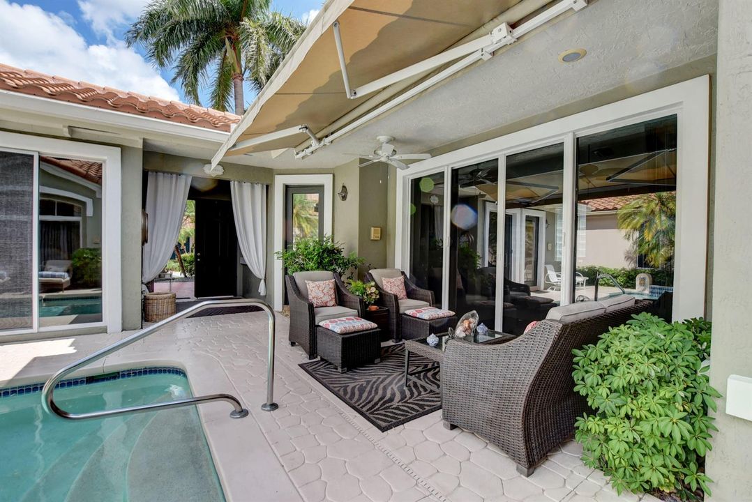 Electric Retractible Awning