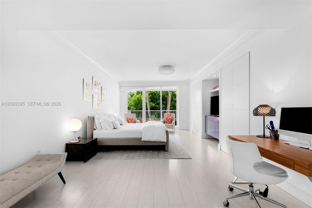 For Sale: $3,975,000 (3 beds, 4 baths, 3093 Square Feet)