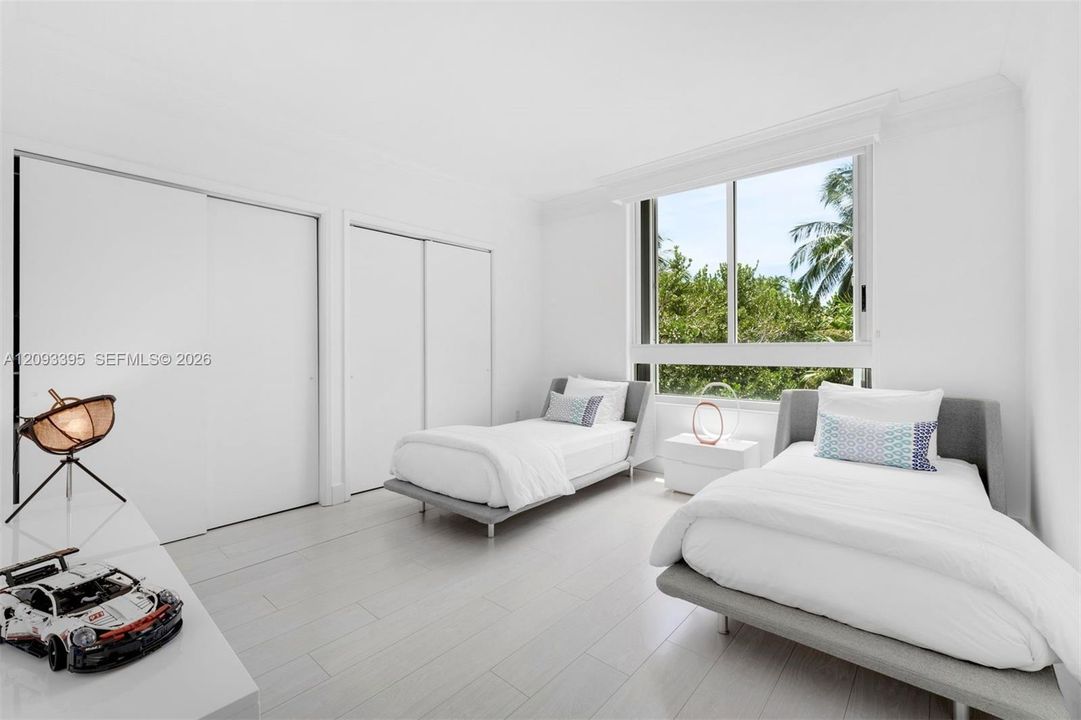 For Sale: $3,975,000 (3 beds, 4 baths, 3093 Square Feet)