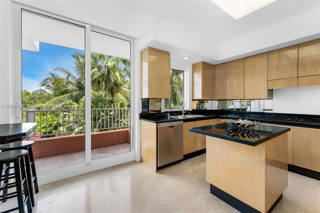 For Sale: $3,975,000 (3 beds, 4 baths, 3093 Square Feet)