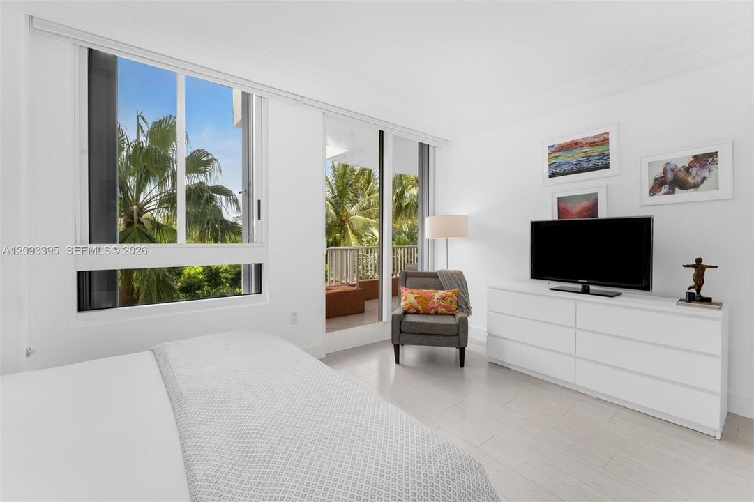 For Sale: $3,975,000 (3 beds, 4 baths, 3093 Square Feet)