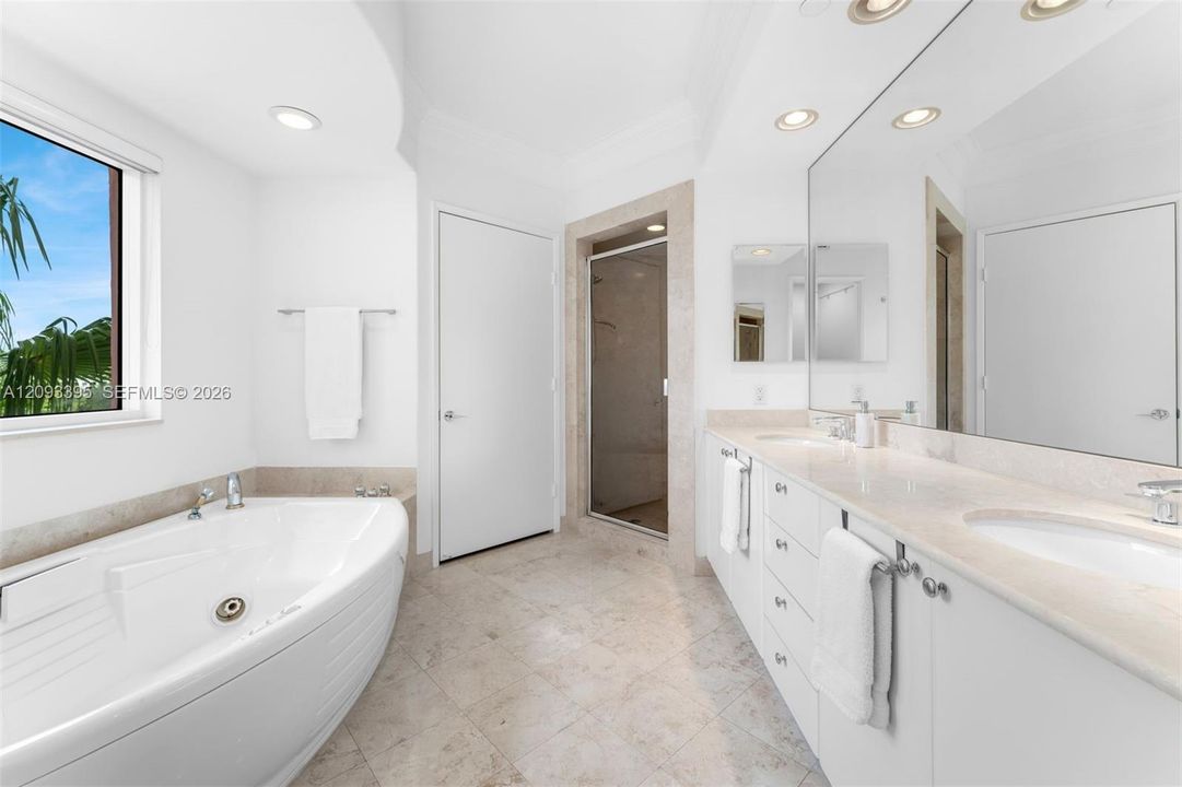 For Sale: $3,975,000 (3 beds, 4 baths, 3093 Square Feet)