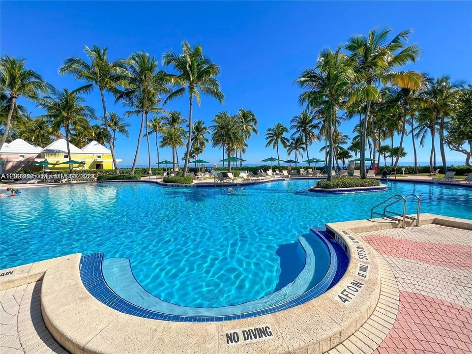 For Sale: $3,975,000 (3 beds, 4 baths, 3093 Square Feet)