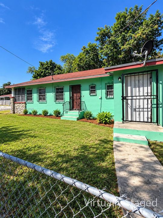 For Sale: $425,000 (4 beds, 2 baths, 1897 Square Feet)
