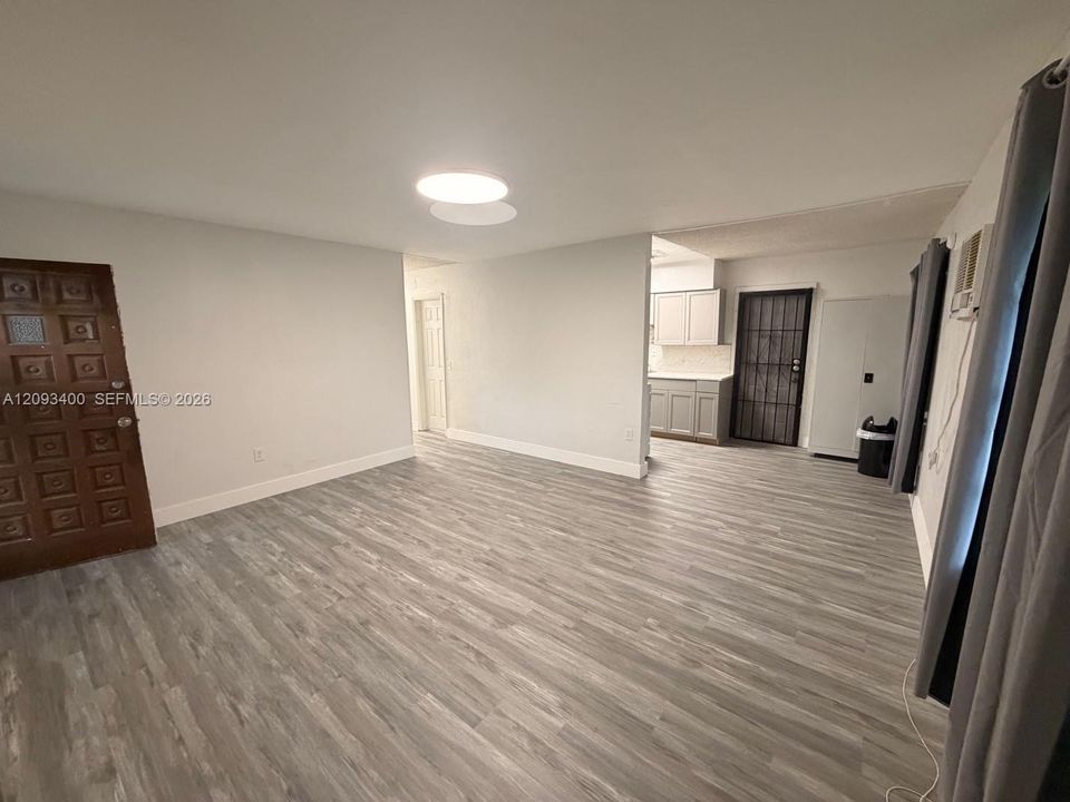 For Sale: $500,000 (3 beds, 1 baths, 1032 Square Feet)