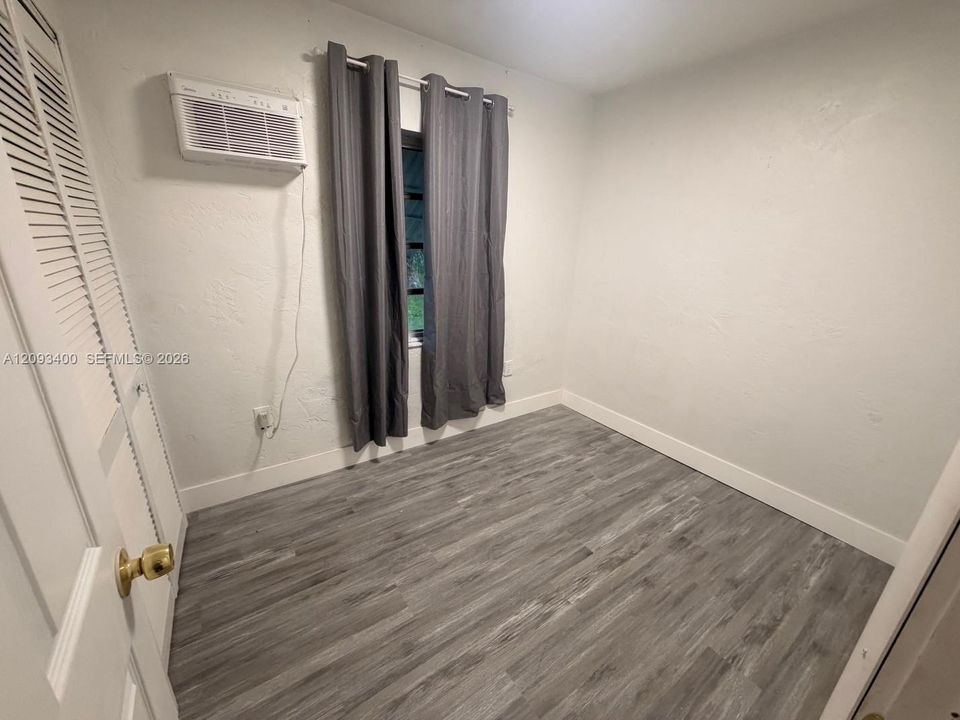 For Sale: $500,000 (3 beds, 1 baths, 1032 Square Feet)
