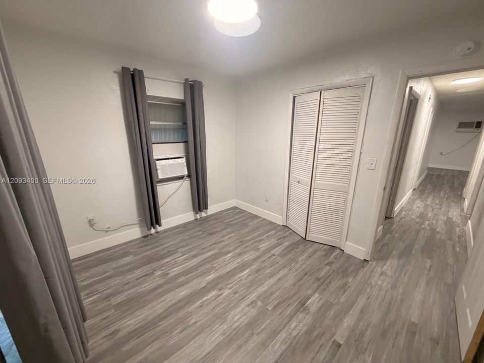 For Sale: $500,000 (3 beds, 1 baths, 1032 Square Feet)