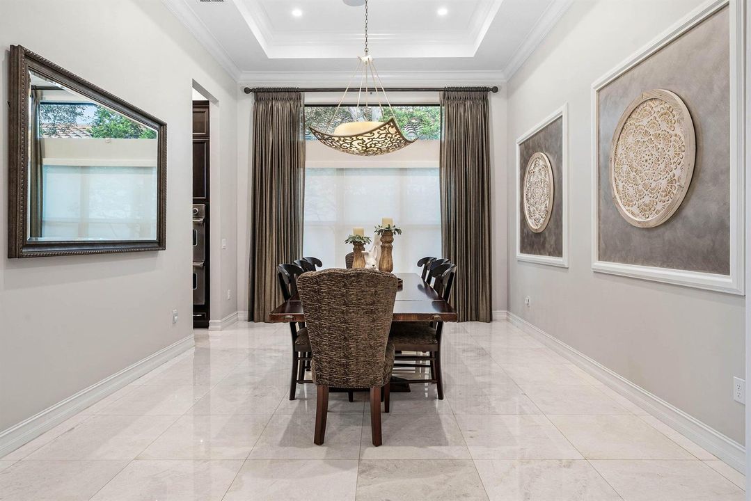 FORMAL DINING ROOM