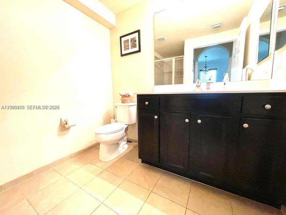 En Renta: $3,300 (4 camas, 3 baños, 2312 Pies cuadrados)