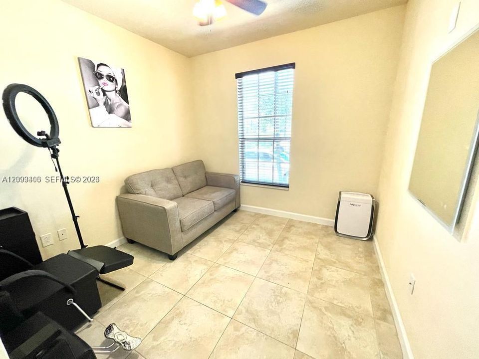 En Renta: $3,300 (4 camas, 3 baños, 2312 Pies cuadrados)