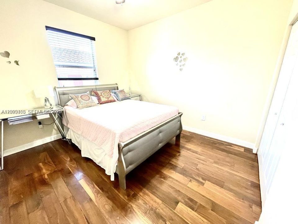 En Renta: $3,300 (4 camas, 3 baños, 2312 Pies cuadrados)