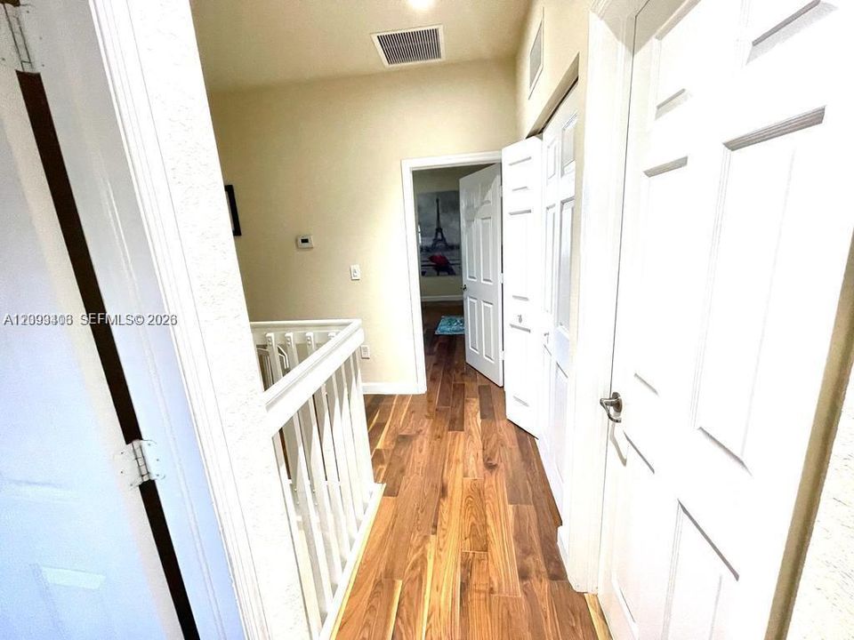 En Renta: $3,300 (4 camas, 3 baños, 2312 Pies cuadrados)