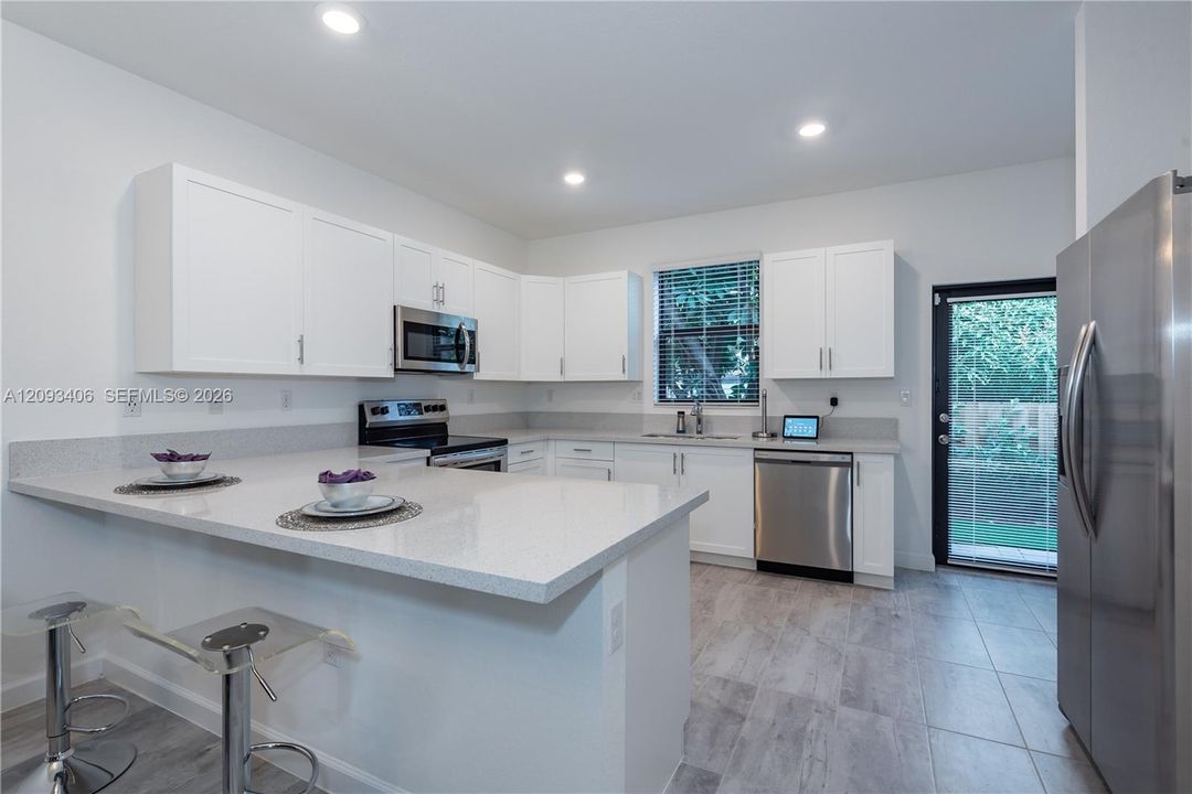 For Rent: $4,000 (3 beds, 2 baths, 1646 Square Feet)