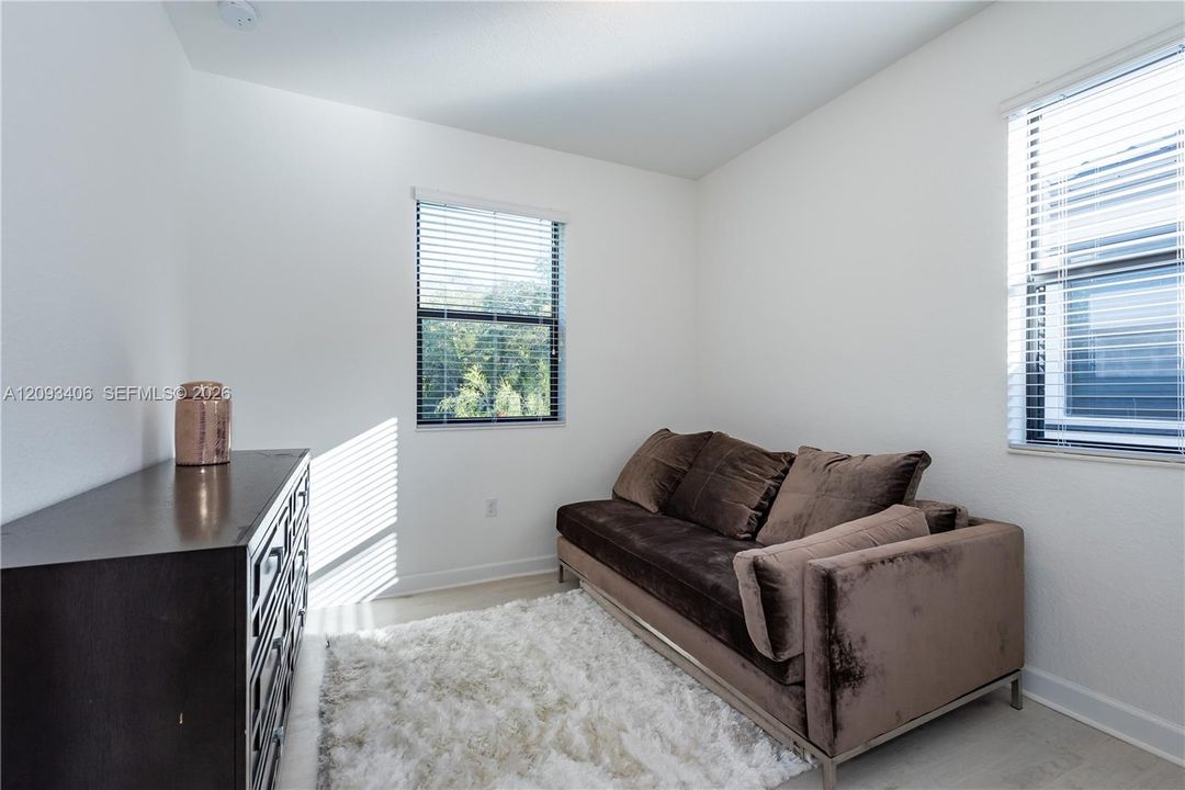 For Rent: $4,000 (3 beds, 2 baths, 1646 Square Feet)
