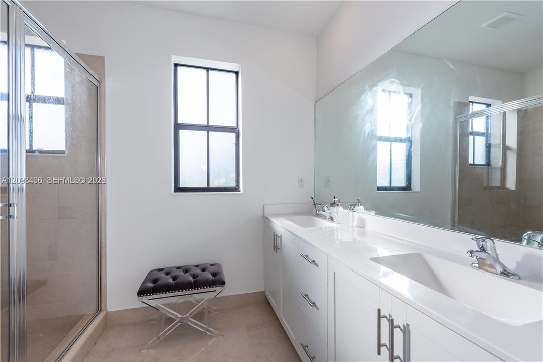 For Rent: $4,000 (3 beds, 2 baths, 1646 Square Feet)