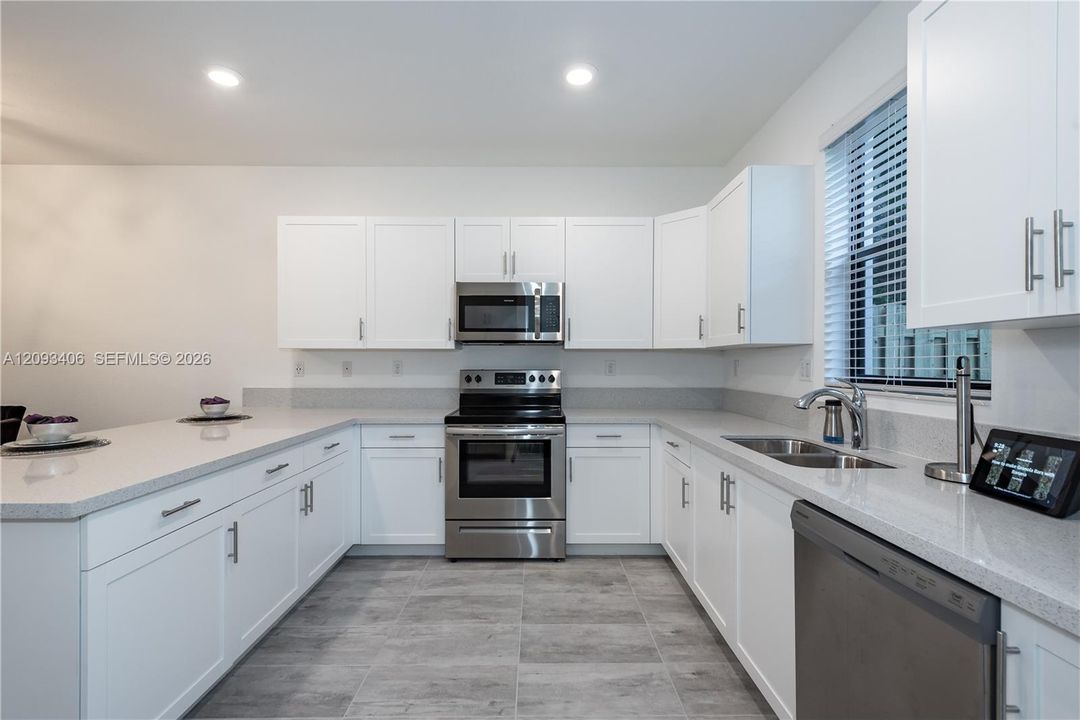 For Rent: $4,000 (3 beds, 2 baths, 1646 Square Feet)