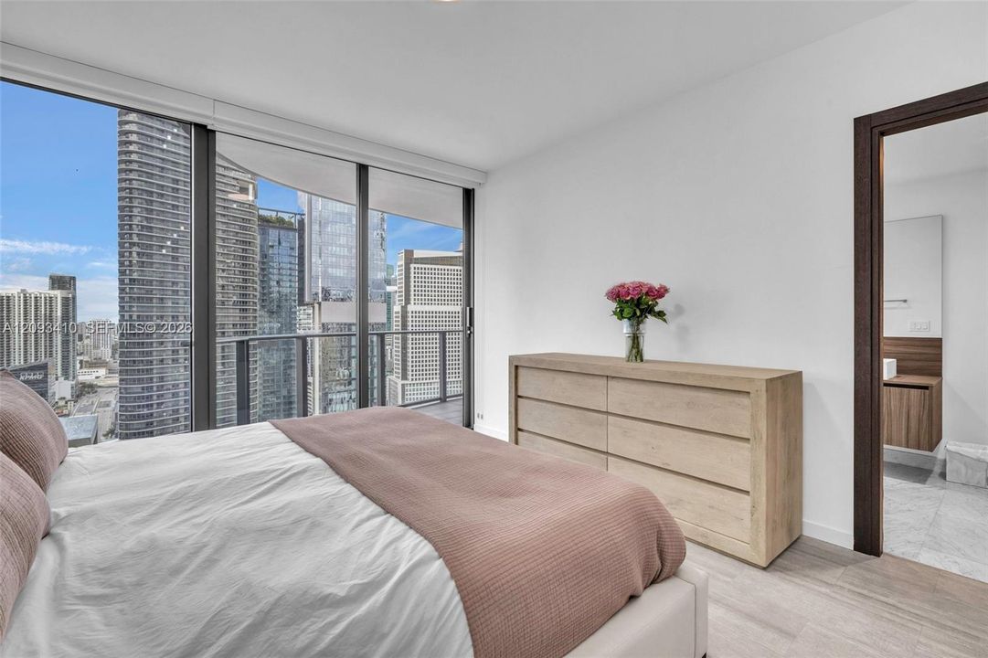For Rent: $8,500 (2 beds, 2 baths, 1356 Square Feet)