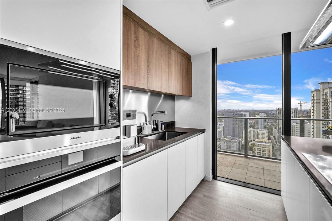 For Rent: $8,500 (2 beds, 2 baths, 1356 Square Feet)