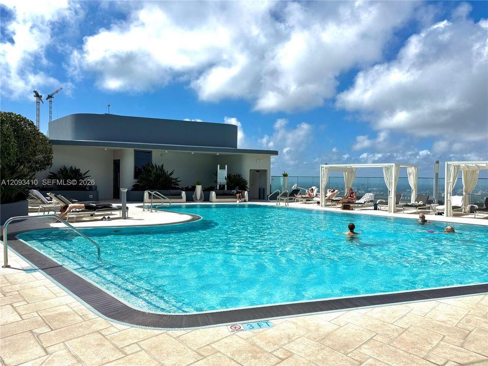 For Rent: $8,500 (2 beds, 2 baths, 1356 Square Feet)