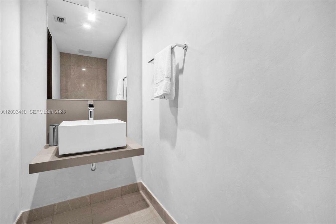For Rent: $8,500 (2 beds, 2 baths, 1356 Square Feet)