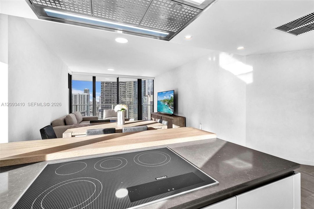For Rent: $8,500 (2 beds, 2 baths, 1356 Square Feet)