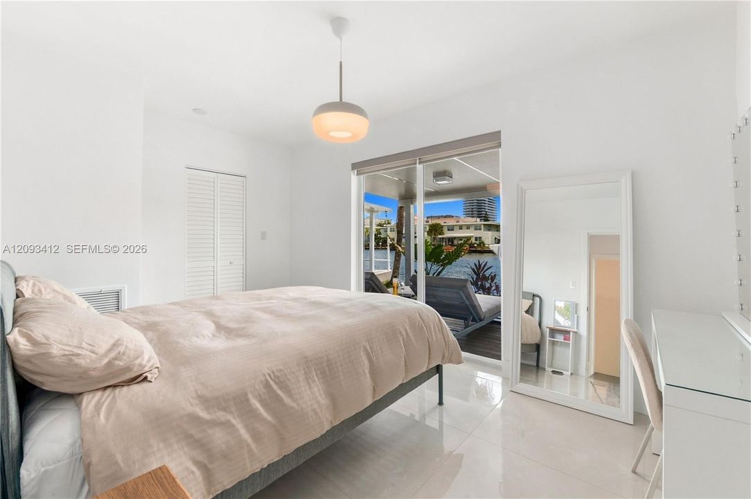 En Venta: $3,125,000 (3 camas, 2 baños, 1361 Pies cuadrados)