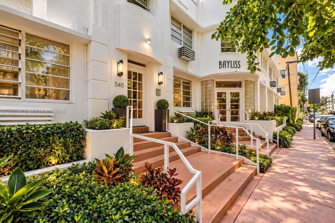 For Rent: $2,400 (1 beds, 1 baths, 543 Square Feet)