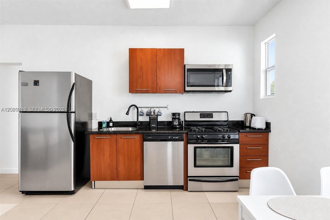 For Rent: $2,400 (1 beds, 1 baths, 543 Square Feet)
