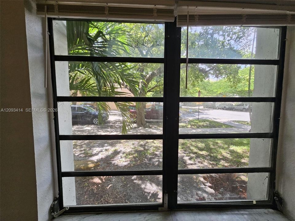 For Rent: $2,500 (2 beds, 2 baths, 925 Square Feet)