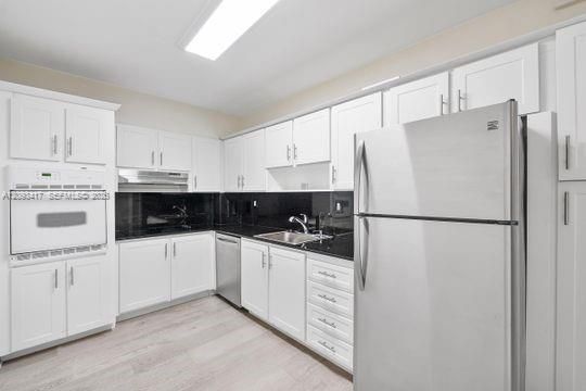 For Rent: $4,800 (2 beds, 2 baths, 1470 Square Feet)