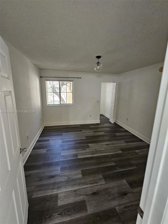 В аренду: $2,400 (2 спален, 2 ванн, 1072 Квадратных фут)