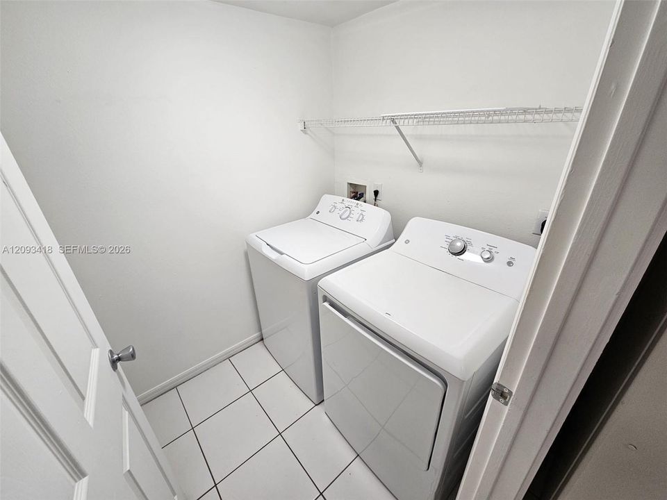 В аренду: $2,400 (2 спален, 2 ванн, 1072 Квадратных фут)