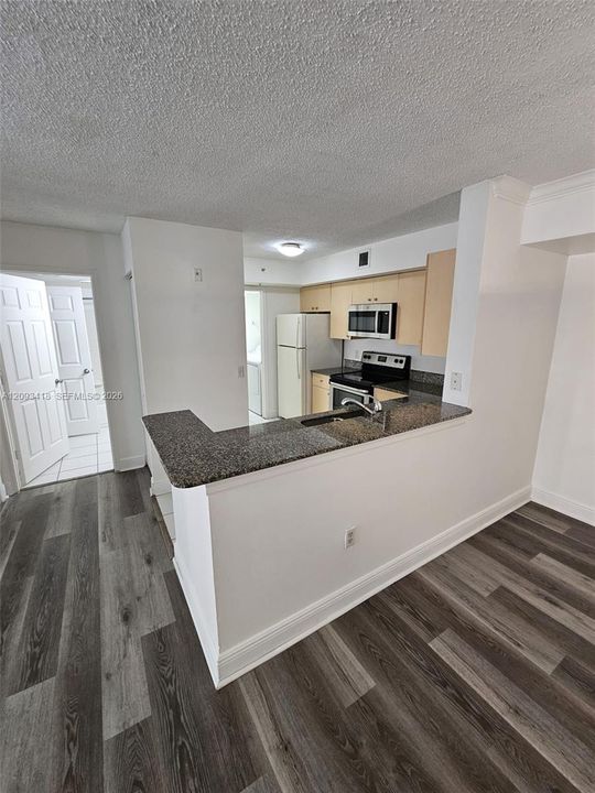 В аренду: $2,400 (2 спален, 2 ванн, 1072 Квадратных фут)