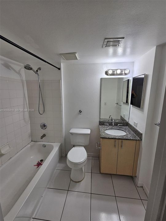 В аренду: $2,400 (2 спален, 2 ванн, 1072 Квадратных фут)