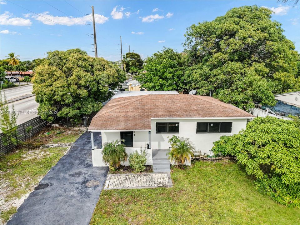 For Sale: $550,000 (4 beds, 2 baths, 1333 Square Feet)
