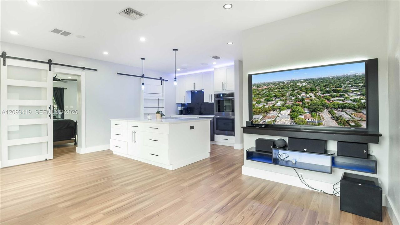 For Sale: $550,000 (4 beds, 2 baths, 1333 Square Feet)