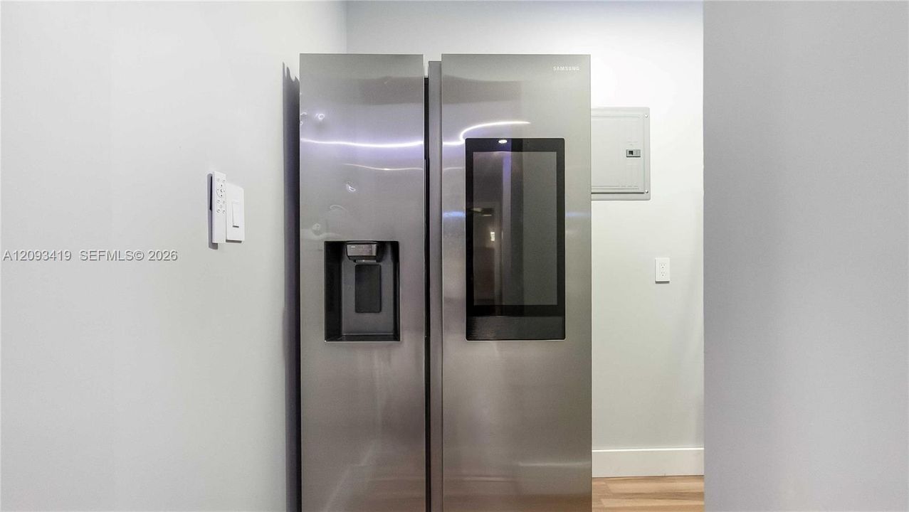For Sale: $550,000 (4 beds, 2 baths, 1333 Square Feet)
