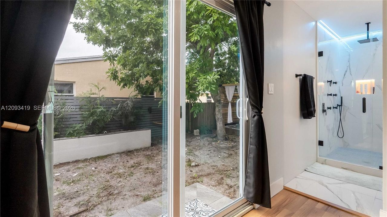 For Sale: $550,000 (4 beds, 2 baths, 1333 Square Feet)