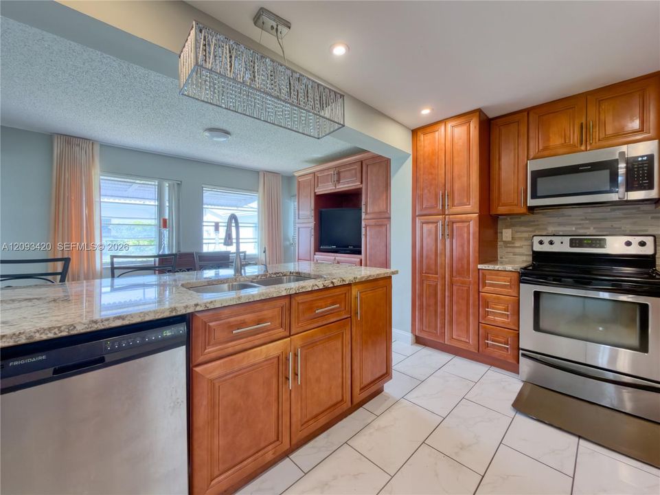 Comfortable and fully equipped kitchen