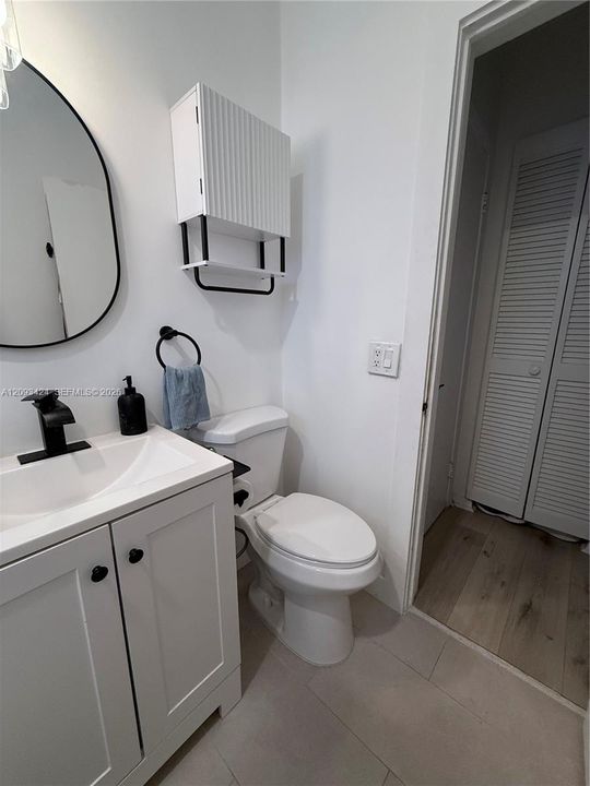 В аренду: $1,700 (0 спален, 1 ванн, 444 Квадратных фут)