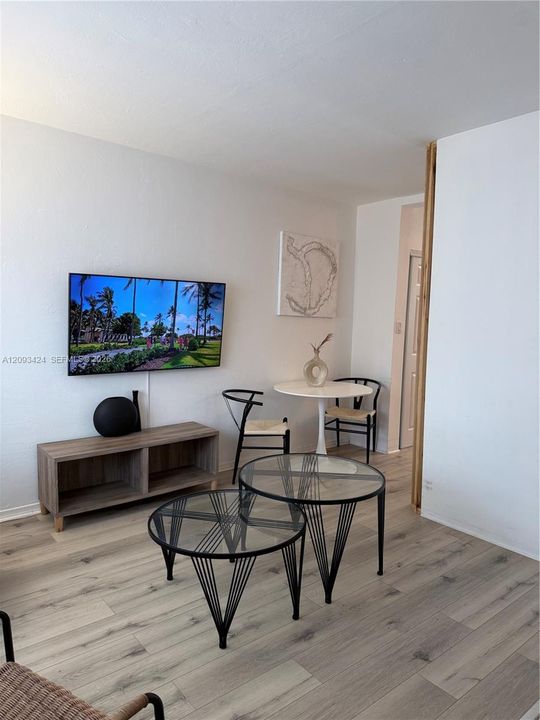 В аренду: $1,700 (0 спален, 1 ванн, 444 Квадратных фут)