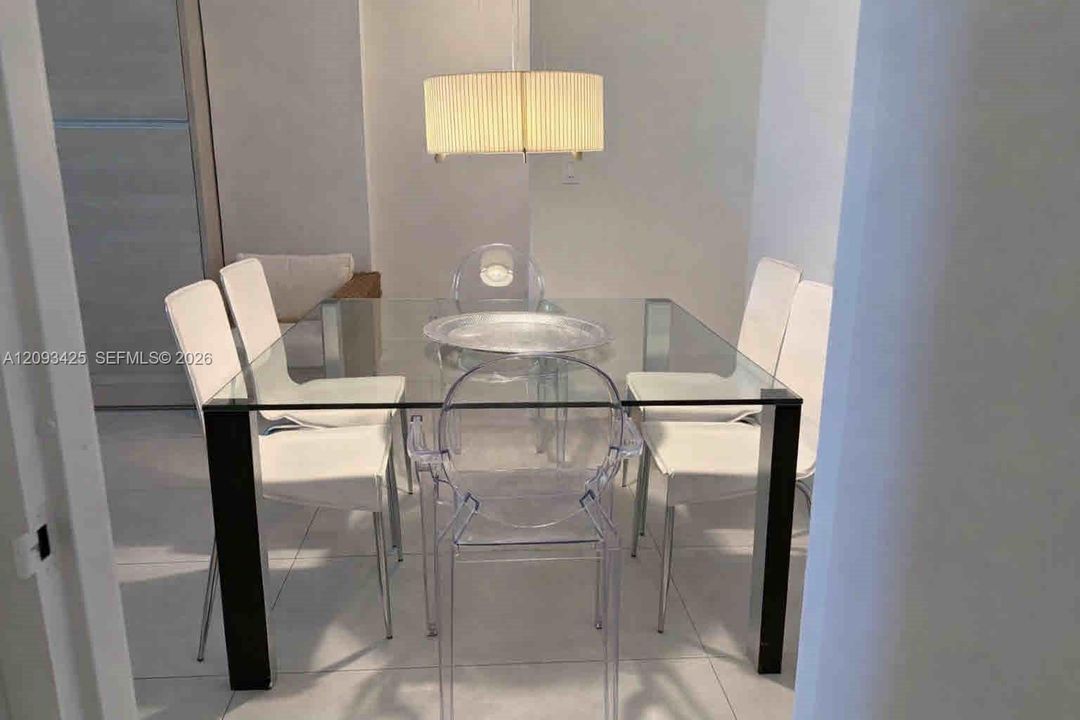 For Rent: $3,500 (1 beds, 1 baths, 1195 Square Feet)