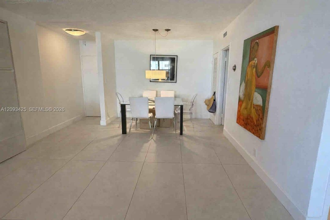 For Rent: $3,500 (1 beds, 1 baths, 1195 Square Feet)