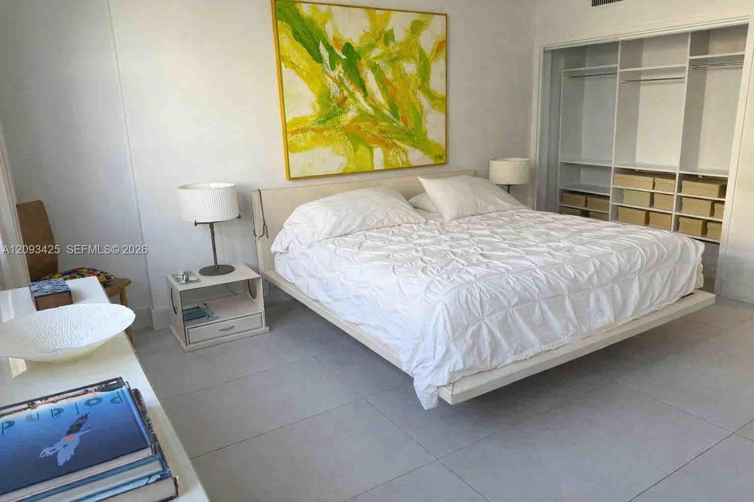 For Rent: $3,500 (1 beds, 1 baths, 1195 Square Feet)
