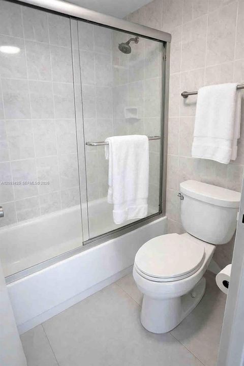 For Rent: $3,500 (1 beds, 1 baths, 1195 Square Feet)